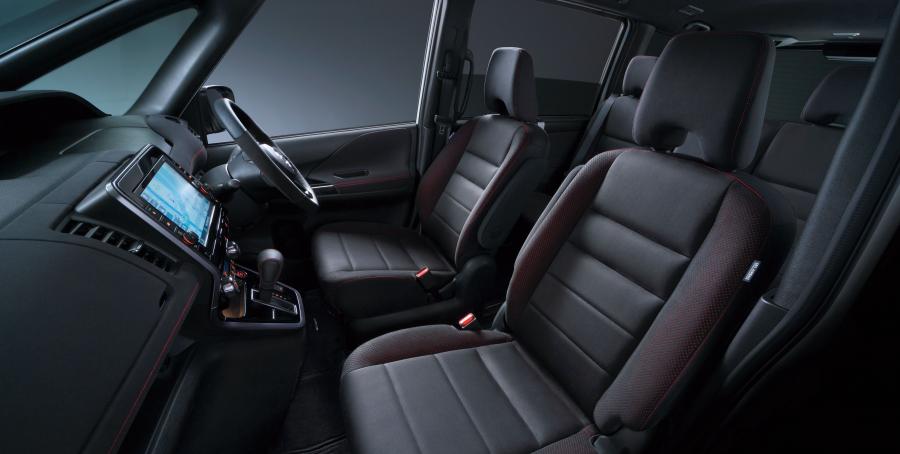 Интерьер Nissan Serena Nismo 2017 года  (фото 11 из 14)